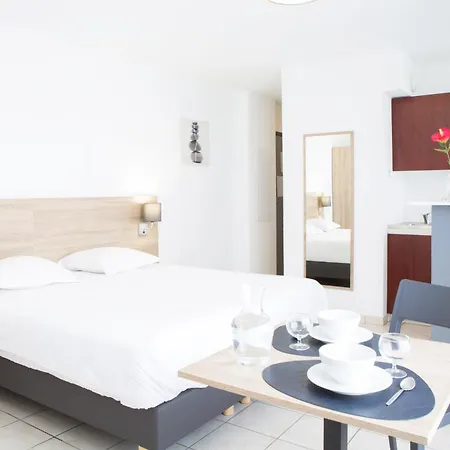 Apartahotel Zenitude Hôtel-résidences La Versoix 3*