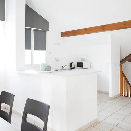 Apartahotel Zenitude Hôtel-résidences La Versoix 3*